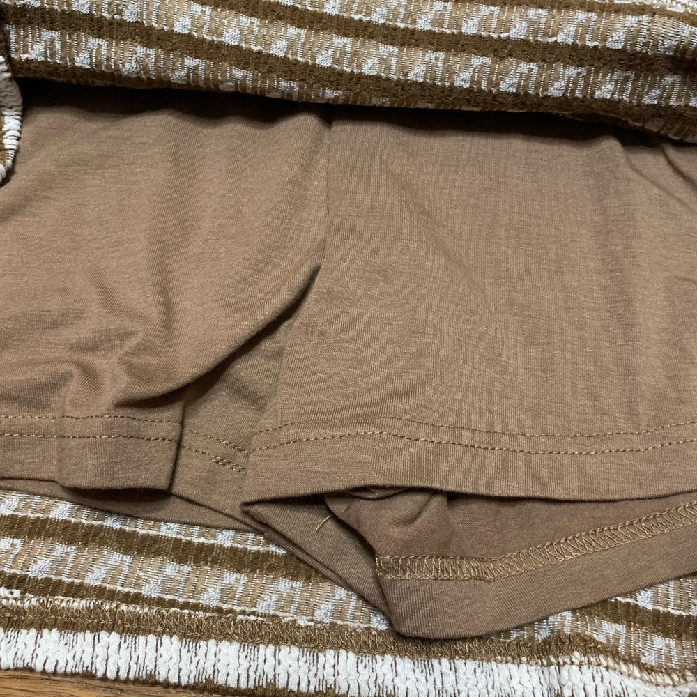 Women’s Striped Brown and Cream Women's Shorts Romper/Jumper size medium - Picture 8 of 10